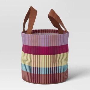 Utility Gardening Tool Tote with Horizontal Broken Stripes - Threshold
New NIP